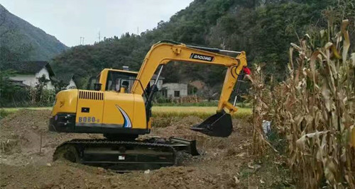 國產小型挖掘機