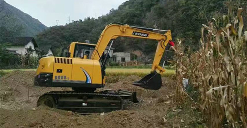 國產挖掘機