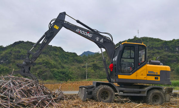 輪式抓木機寶鼎95車型.jpg