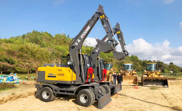 寶鼎輪式挖掘機95車型